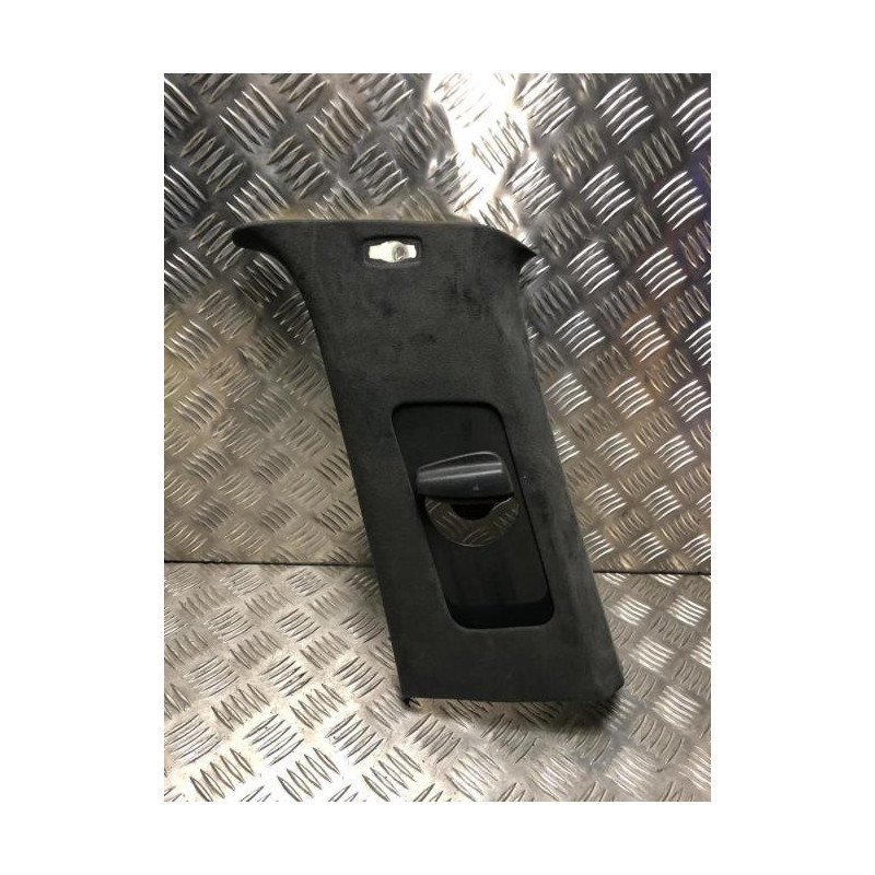 Garniture laterale arriere droite PORSCHE CAYENNE 1 PHASE 1 d’occasion