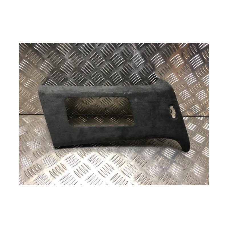 Garniture laterale arriere gauche PORSCHE CAYENNE 1 PHASE 1 d’occasion
