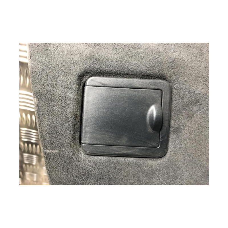 Garniture laterale arriere gauche PORSCHE CAYENNE 1 PHASE 1 d’occasion