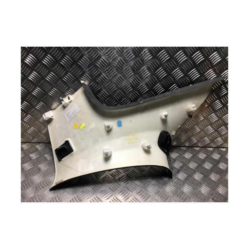 Garniture laterale arriere gauche PORSCHE CAYENNE 1 PHASE 1 d’occasion