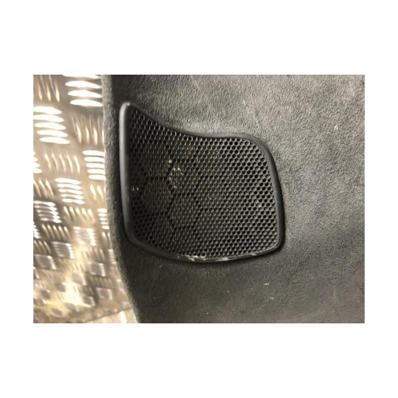 Garniture laterale arriere droite PORSCHE CAYENNE 1 PHASE 1 d’occasion
