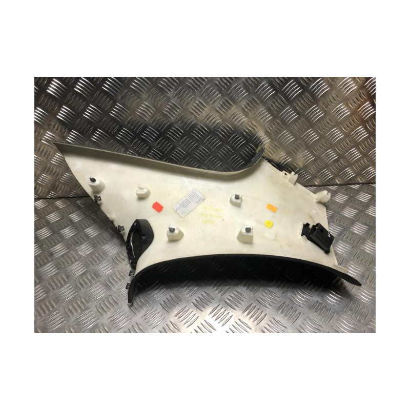 Garniture laterale arriere droite PORSCHE CAYENNE 1 PHASE 1 d’occasion