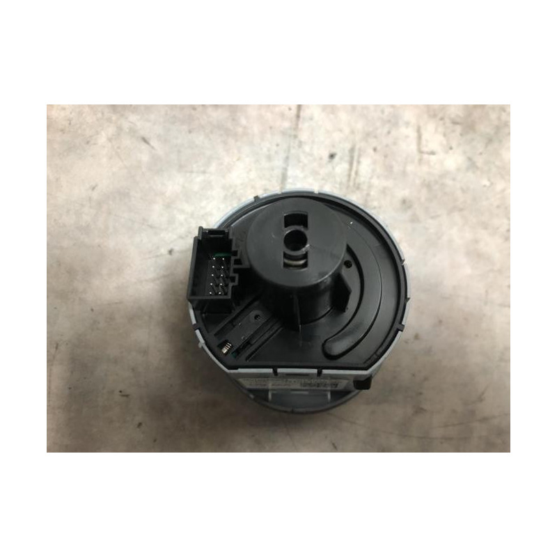 Commande de phare SKODA FABIA 3 PHASE 2 d’occasion