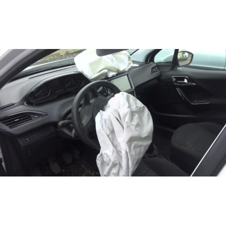 Platine feu arriere gauche PEUGEOT 208 1 PHASE 2 d’occasion