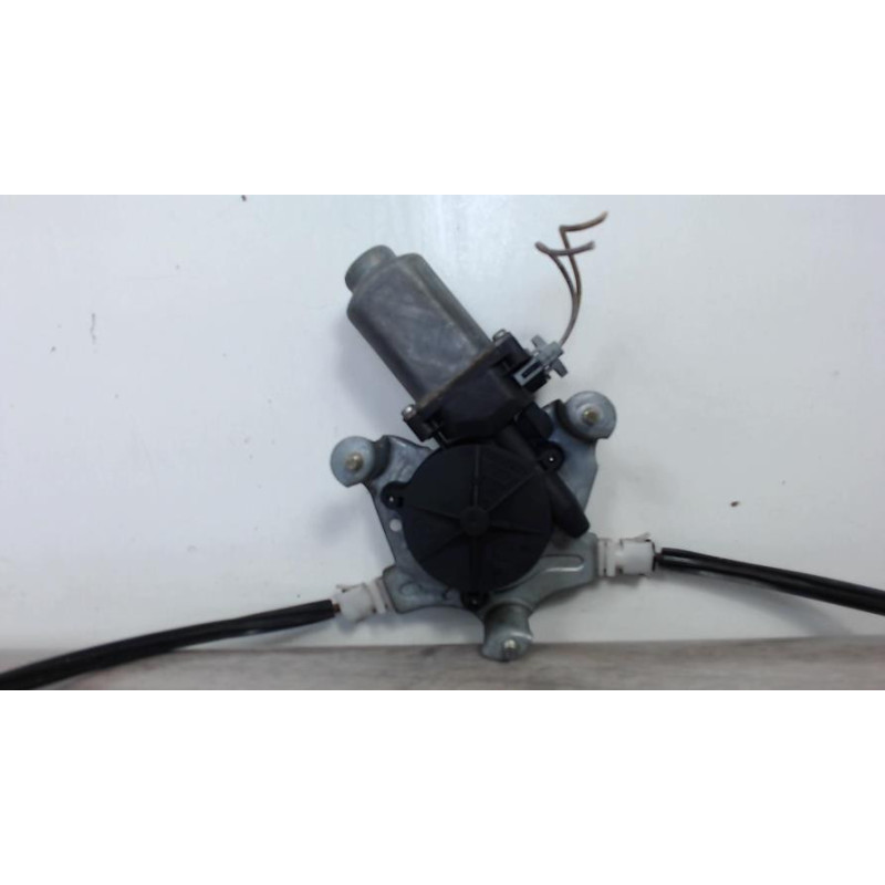 Leve vitre electrique avant gauche RENAULT CLIO 2 PHASE 2 d’occasion