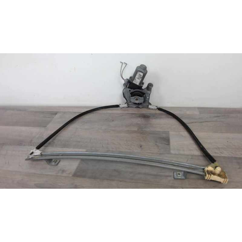 Leve vitre electrique avant gauche RENAULT CLIO 2 PHASE 2 d’occasion