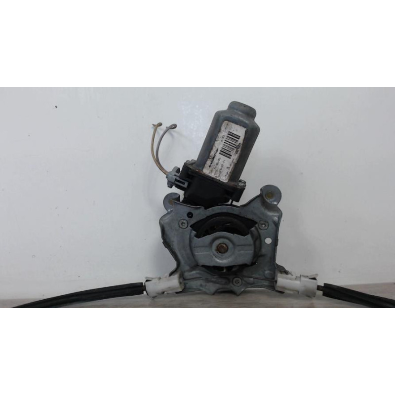 Leve vitre electrique avant gauche RENAULT CLIO 2 PHASE 2 d’occasion