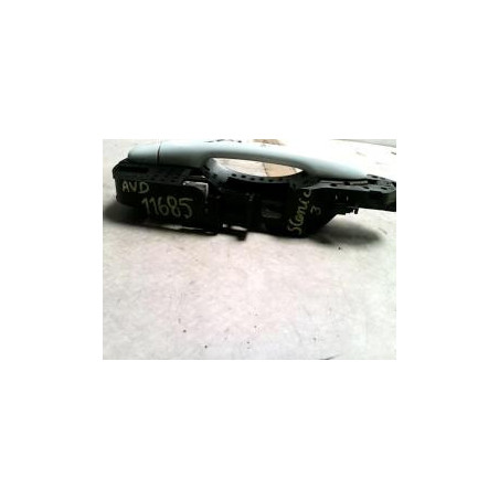 Poignee porte avant droit RENAULT SCENIC 3 PHASE 1 d’occasion
