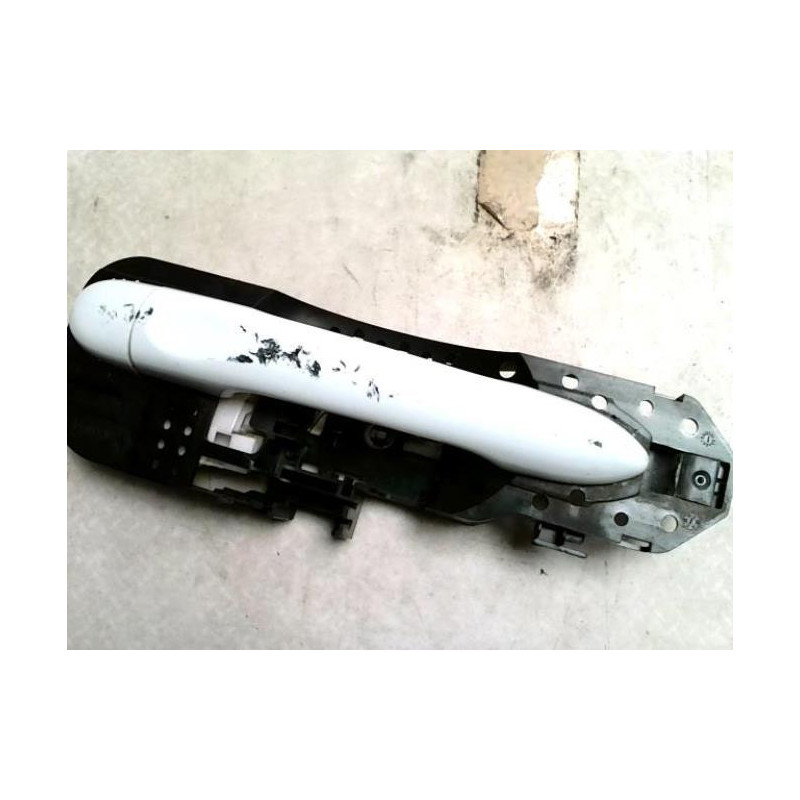 Poignee porte avant droit RENAULT SCENIC 3 PHASE 1 d’occasion