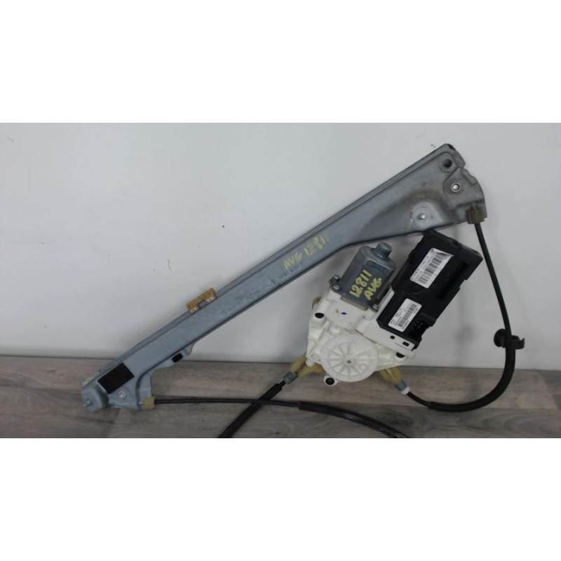 Leve vitre electrique avant gauche RENAULT LAGUNA 3 PHASE 1 BREAK d’occasion