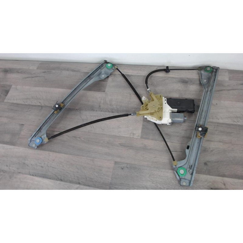 Leve vitre electrique avant gauche RENAULT LAGUNA 3 PHASE 1 BREAK d’occasion