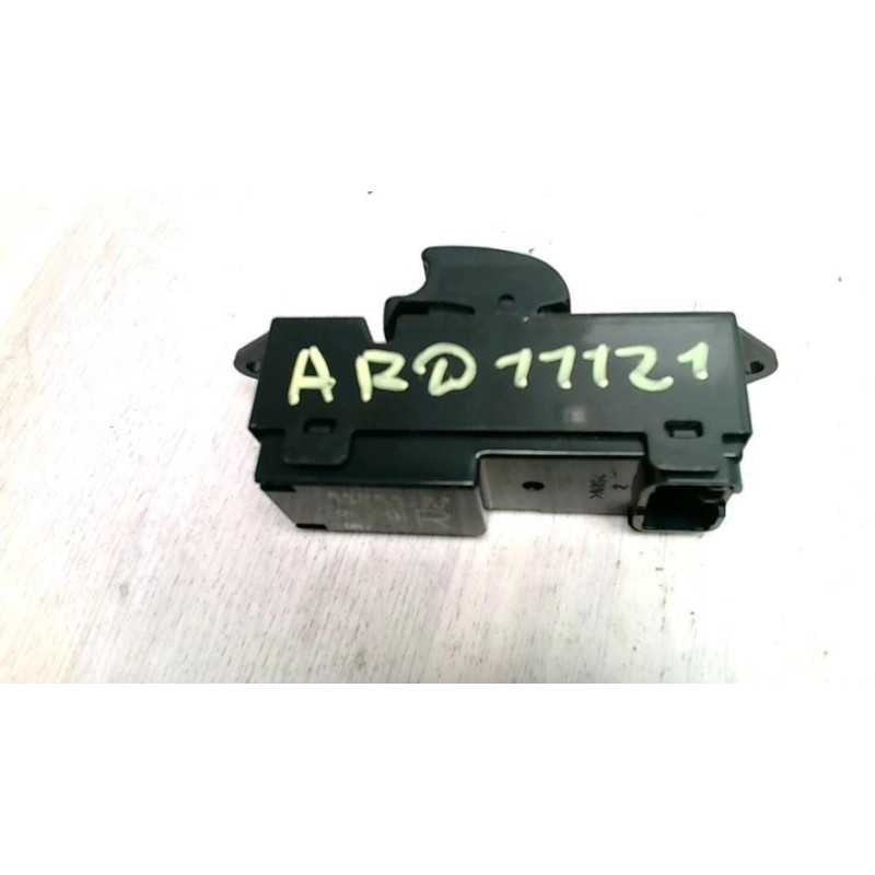 Interrupteur de leve vitre arriere droit MITSUBISHI OUTLANDER 2 PHASE 2 d’occasion