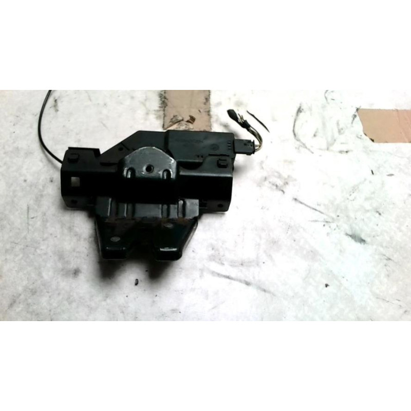Serrure de coffre BMW SERIE 1 E81 d’occasion