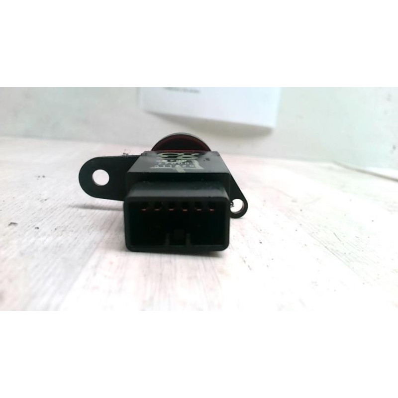 Bouton de warning HYUNDAI COUPE 1 d’occasion