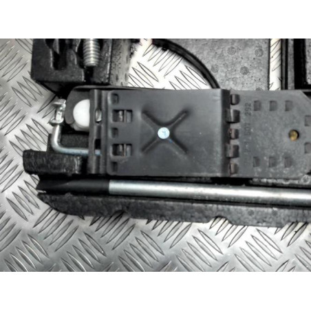 Cric MINI MINI 1 R50/R53 PHASE 1 d’occasion
