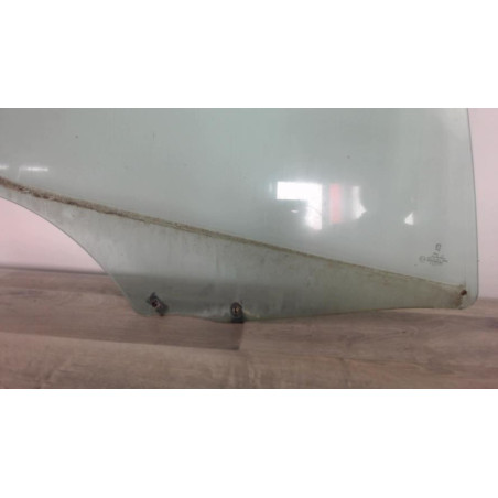 Vitre arriere droit PEUGEOT 407 PHASE 1 d’occasion