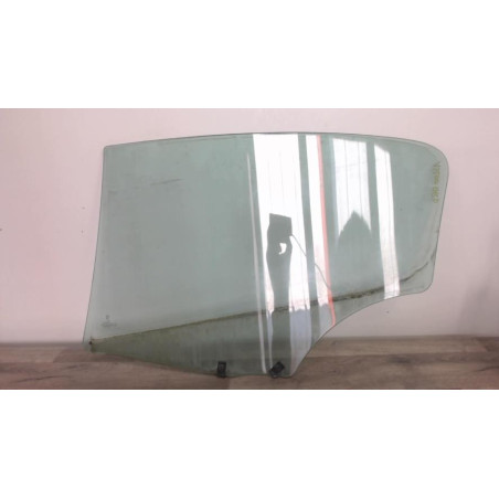 Vitre arriere droit PEUGEOT 407 PHASE 1 d’occasion