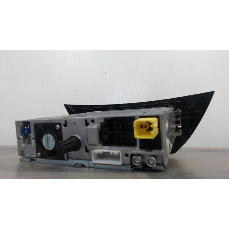 Autoradio d'origine RENAULT LAGUNA 3 PHASE 1 BREAK d’occasion
