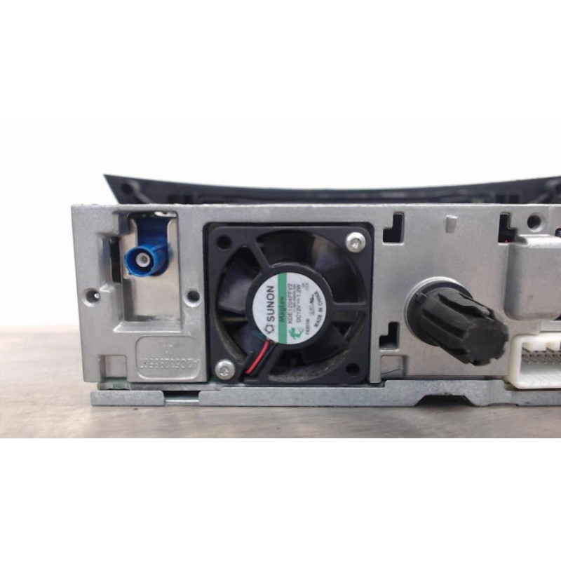Autoradio d'origine RENAULT LAGUNA 3 PHASE 1 BREAK d’occasion