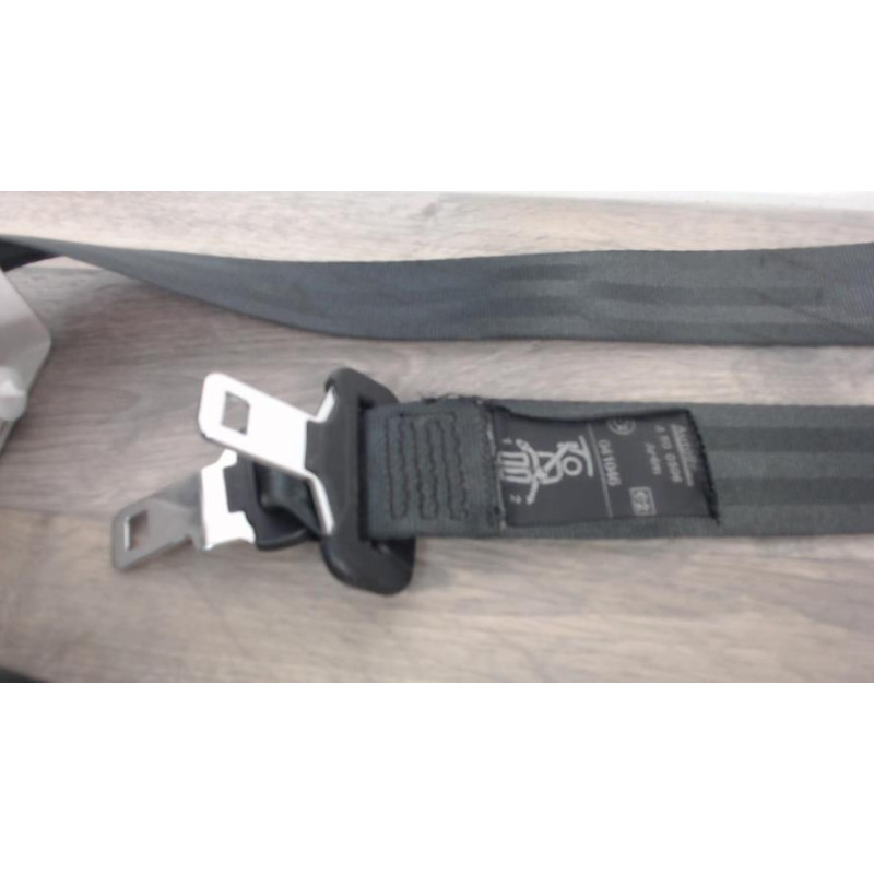 Ceinture arriere centrale PEUGEOT 307 PHASE 1 BREAK d’occasion