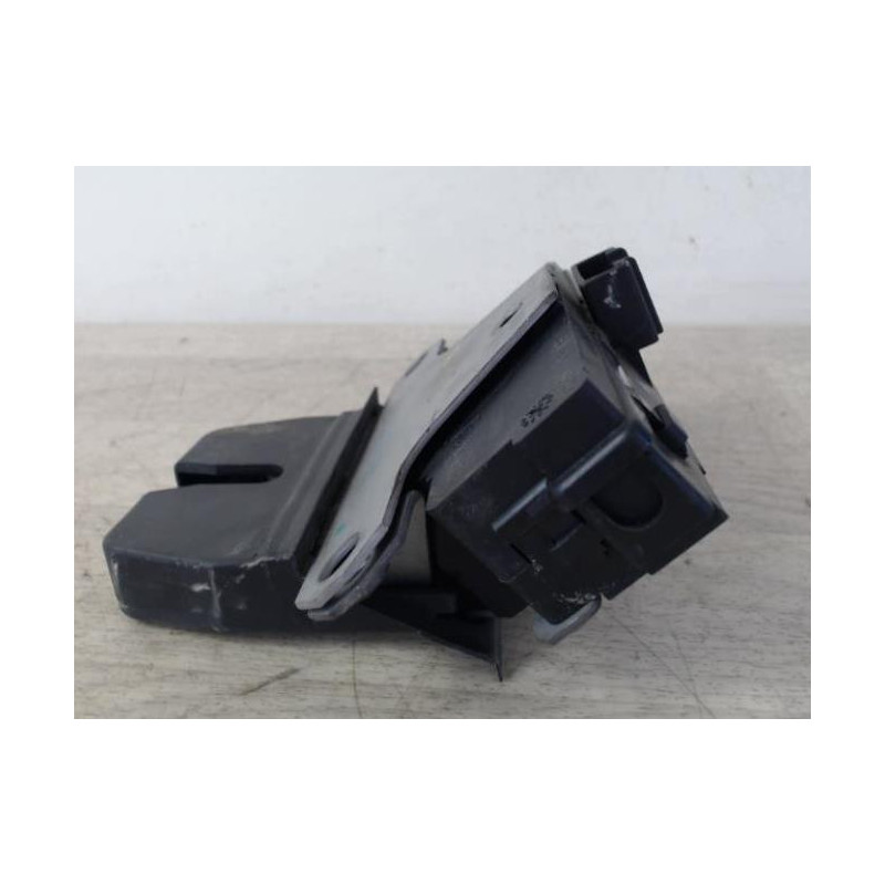 Serrure de coffre FORD FOCUS 2 PHASE 1 d’occasion