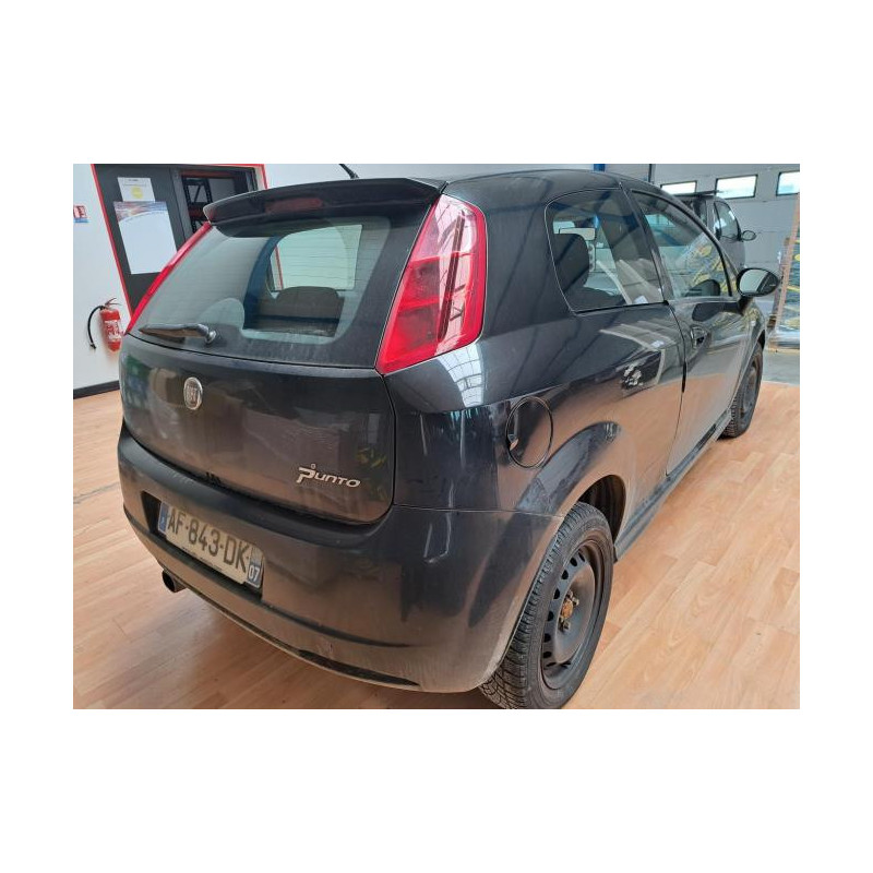 Attache ceinture arriere droit FIAT GRANDE PUNTO d’occasion