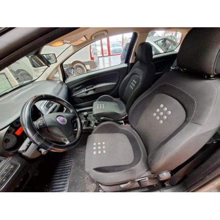 Attache ceinture arriere droit FIAT GRANDE PUNTO d’occasion