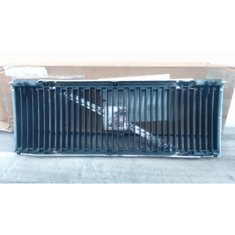 Grille de calandre VOLVO 740 PHASE 1 d’occasion