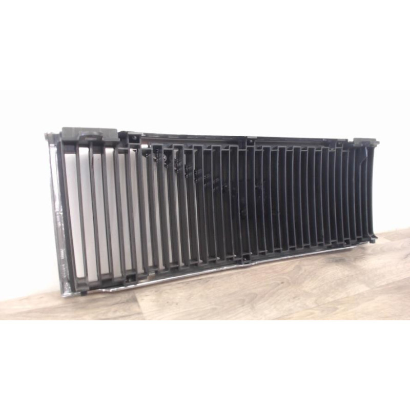 Grille de calandre VOLVO 740 PHASE 1 d’occasion