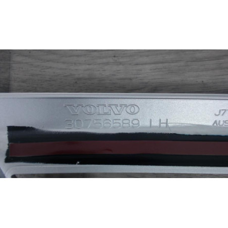 Enjoliveur anti brouillard VOLVO C 30 PHASE 1 d’occasion