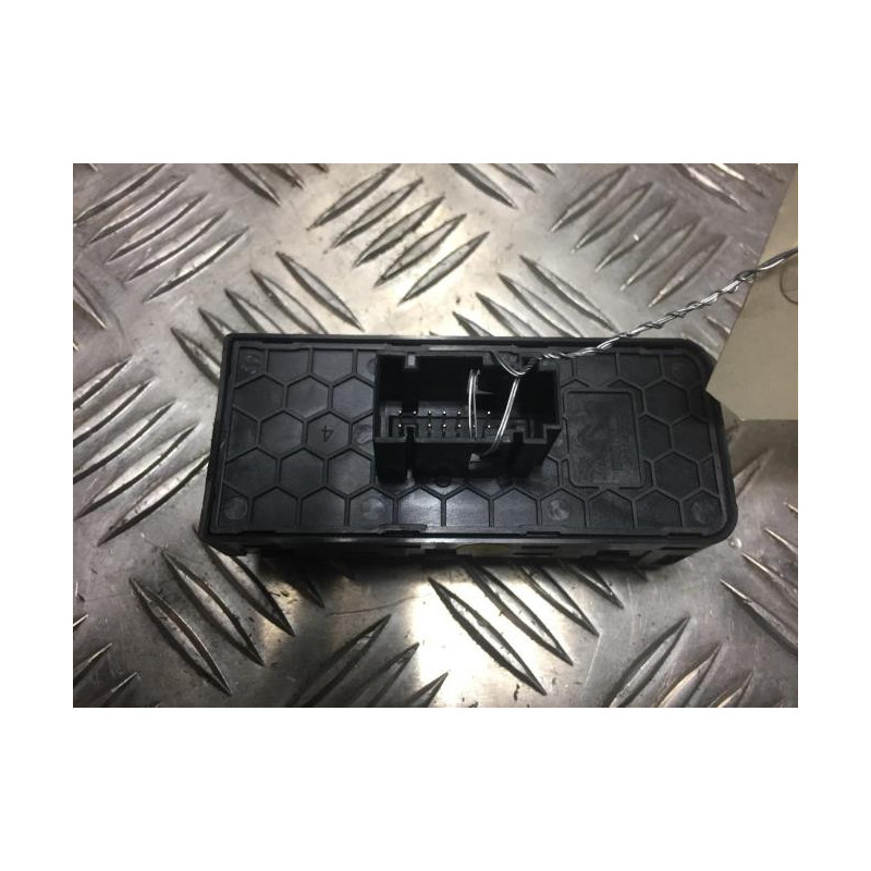 Interrupteur de leve vitre avant gauche CITROEN C3 3 PHASE 1 d’occasion