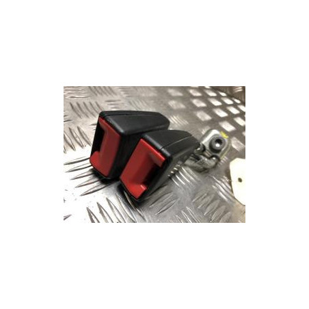 Attache ceinture arriere centrale VOLKSWAGEN GOLF 6 d’occasion