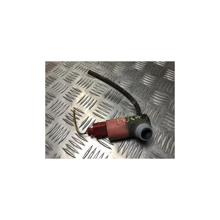 Pompe lave glace avant TOYOTA YARIS 2 PHASE 1 d’occasion