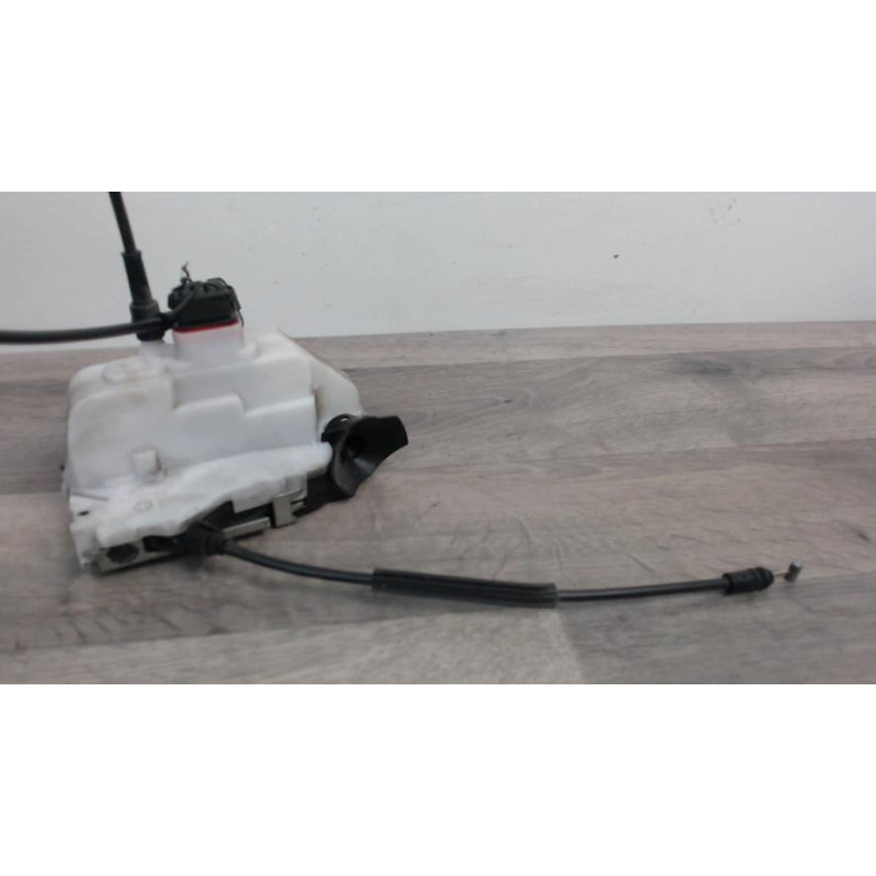 Serrure avant droit RENAULT TWINGO 2 PHASE 1 d’occasion