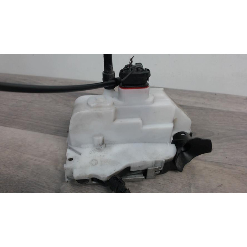 Serrure avant droit RENAULT TWINGO 2 PHASE 1 d’occasion