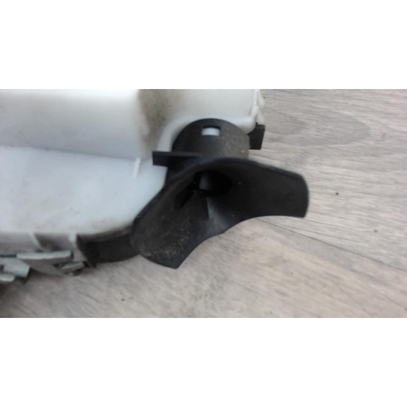 Serrure avant droit RENAULT TWINGO 2 PHASE 1 d’occasion