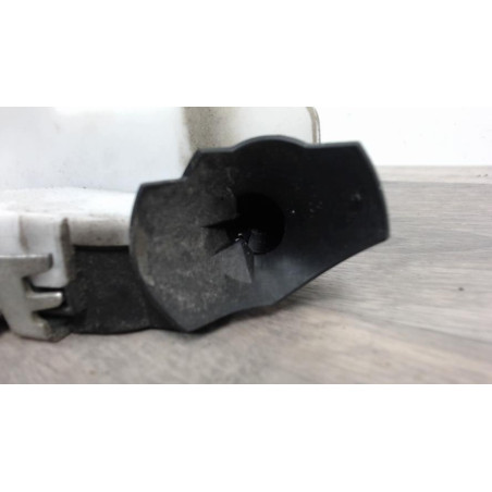 Serrure avant droit RENAULT TWINGO 2 PHASE 1 d’occasion