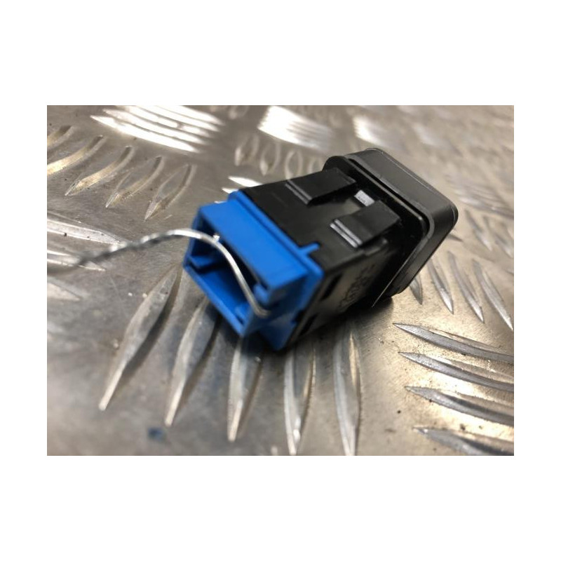 Bouton/Interrupteur CITROEN C3 3 PHASE 1 d’occasion