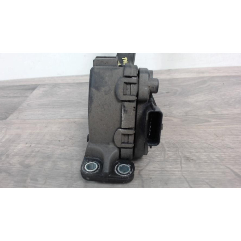 Pedale d'embrayage RENAULT TWINGO 2 PHASE 1 d’occasion