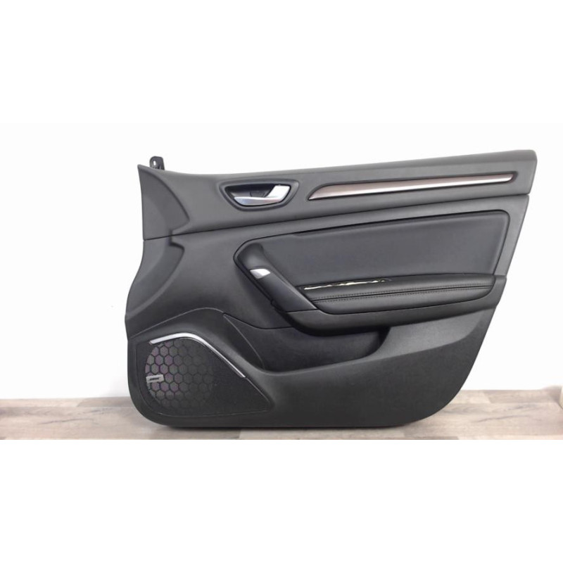 Panneau de porte avant droit RENAULT MEGANE 4 PHASE 1 d’occasion