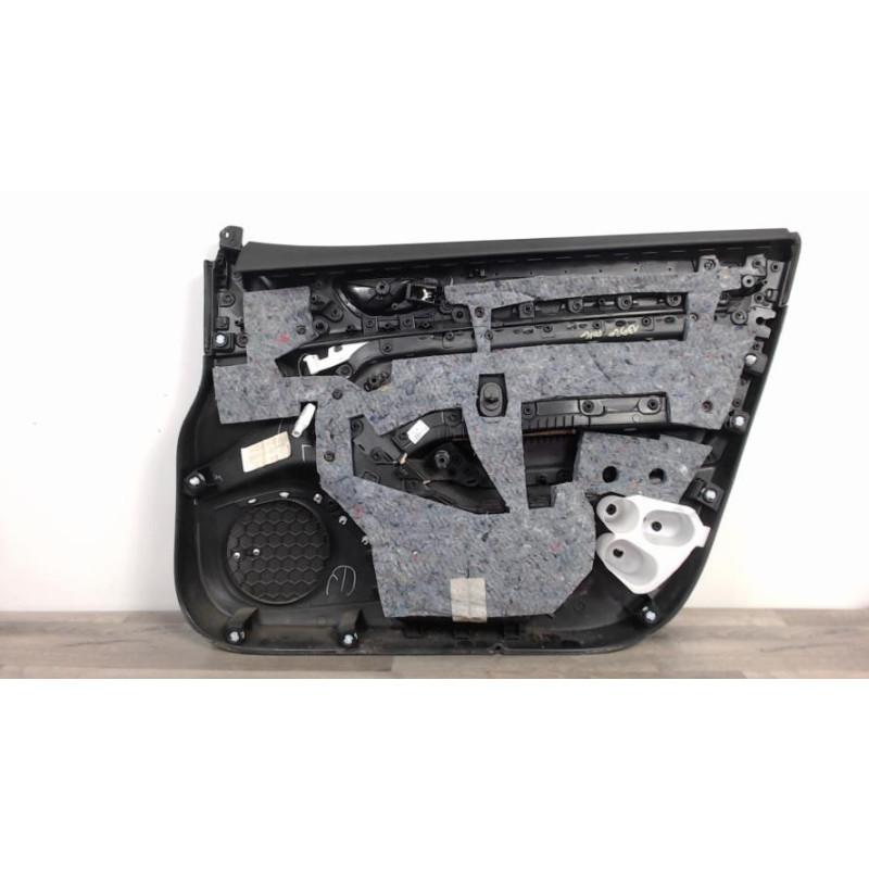 Panneau de porte avant gauche RENAULT MEGANE 4 PHASE 1 d’occasion