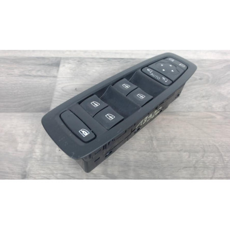 Interrupteur de leve vitre avant gauche RENAULT MEGANE 4 PHASE 1 d’occasion