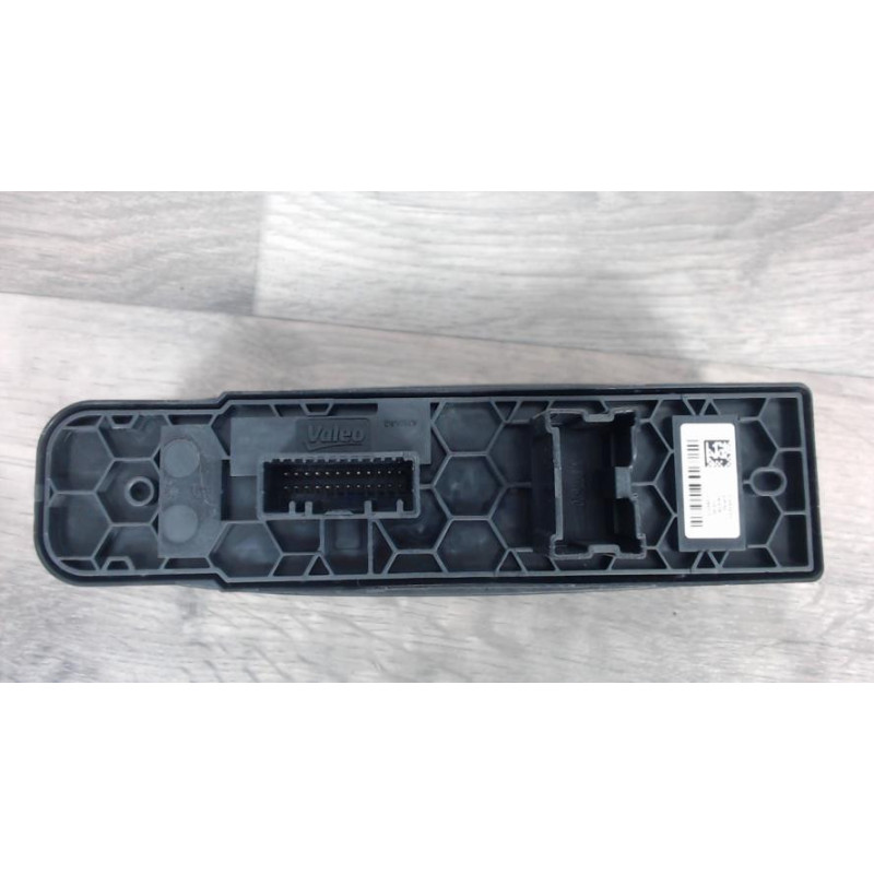 Interrupteur de leve vitre avant gauche RENAULT MEGANE 4 PHASE 1 d’occasion