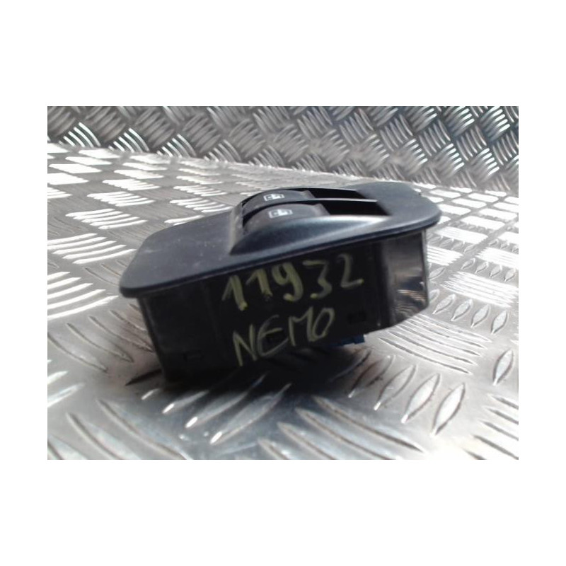 Interrupteur de leve vitre avant gauche CITROEN NEMO d’occasion