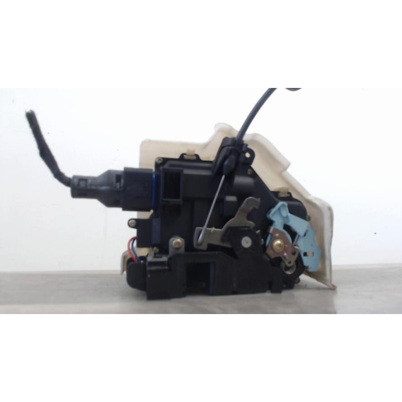 Serrure avant droit VOLKSWAGEN GOLF 5 d’occasion