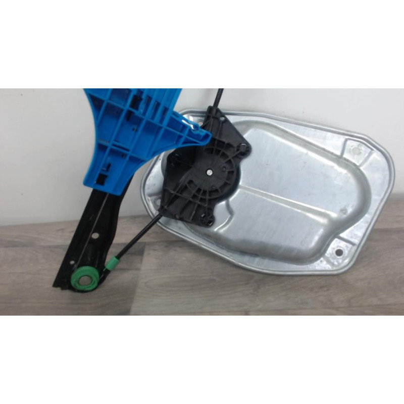 Leve vitre electrique arriere droit VOLKSWAGEN GOLF 5 d’occasion