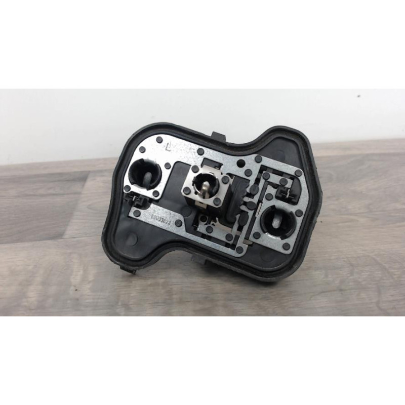 Platine feu arriere gauche VOLKSWAGEN GOLF 5 d’occasion