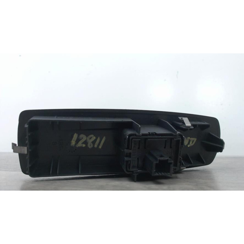 Interrupteur de leve vitre avant droit RENAULT LAGUNA 3 PHASE 1 BREAK d’occasion