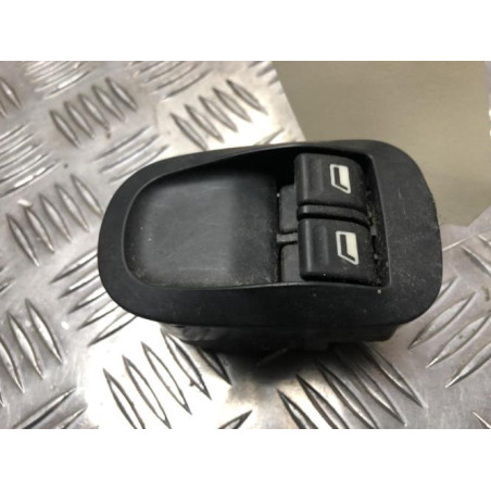 Interrupteur de leve vitre avant gauche LIGIER PROFESSIONAL M.GO 0.5 DCI RéVOLUTION d’occasion