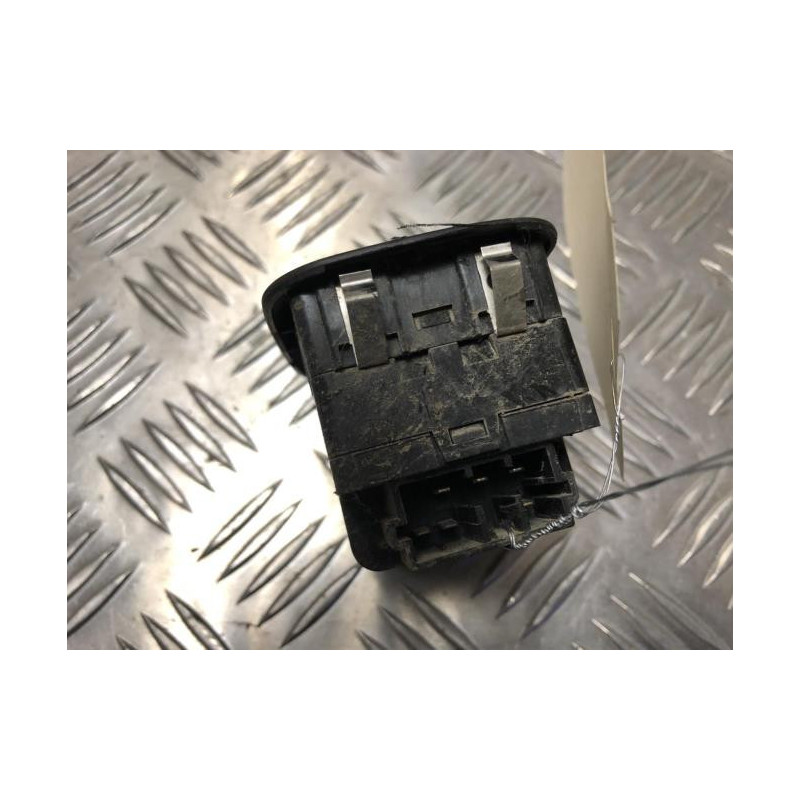 Interrupteur de leve vitre avant gauche LIGIER PROFESSIONAL M.GO 0.5 DCI RéVOLUTION d’occasion